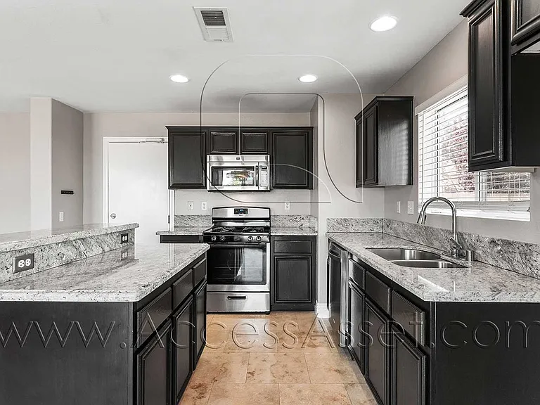 29444 Rock Point Dr — Photo 5
