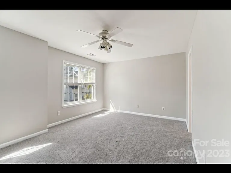 7811 Lennoxshire Ln — Photo 10