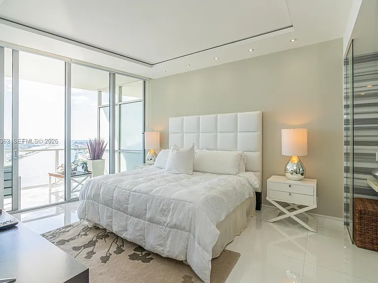 1100 Biscayne Blvd #4103 — Photo 12