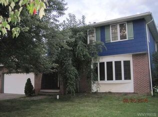 4929 Winterway Ln, Hamburg, NY 14075