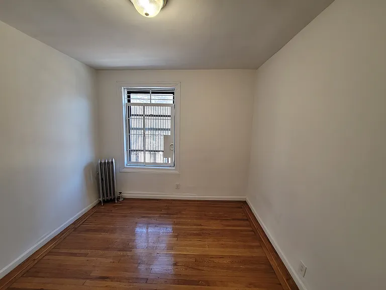2305 Creston Ave #3B — Photo 9