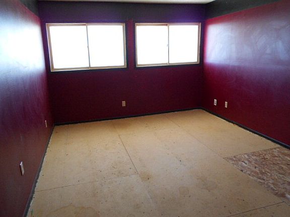 2nd image of 3608 S Yvonne St