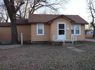 910 W Ponca Ave, Ponca City, OK 74601