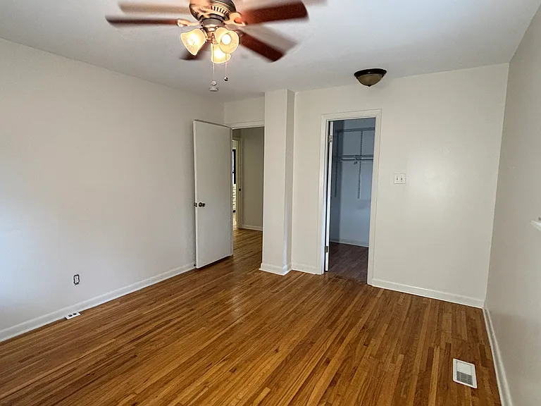 9604 Temple Dr — Photo 8