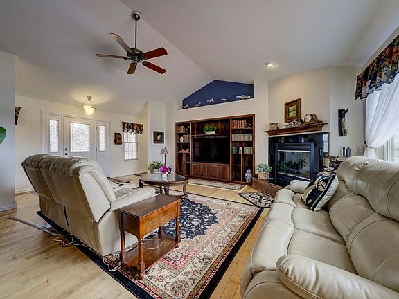 4th image of 2567 N Evergreen Valley Rd