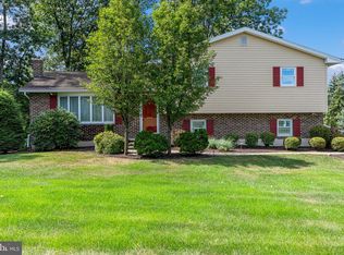 3546 Oak Ridge Dr, Slatington, PA 18080