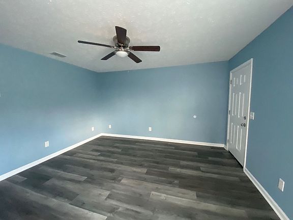 2nd image of 6321 Lenawee St #2B-1BA-750SQFT