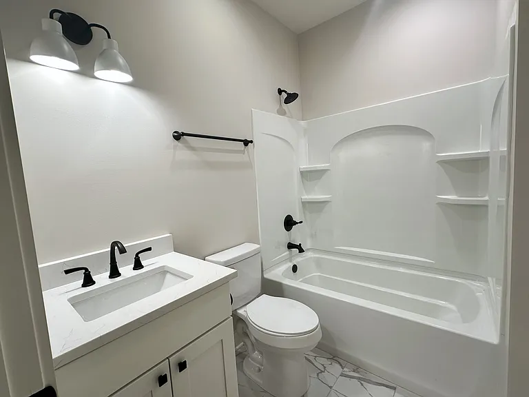 14 Walnut St NE #14 — Photo 18