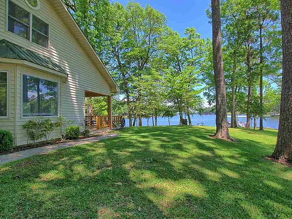 5th image of 560 Hickory Hill Dr