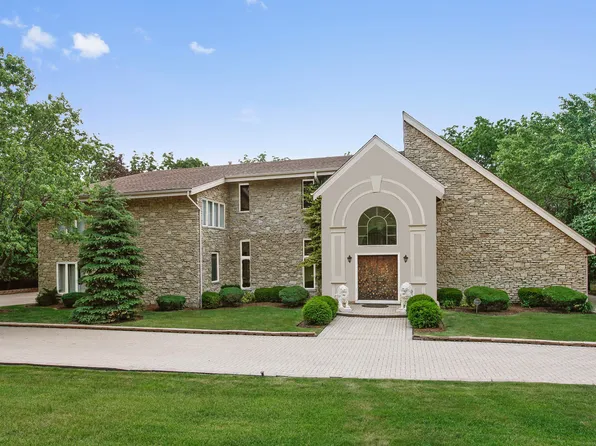 312 Ottawa Ln, Oak Brook, IL 60523