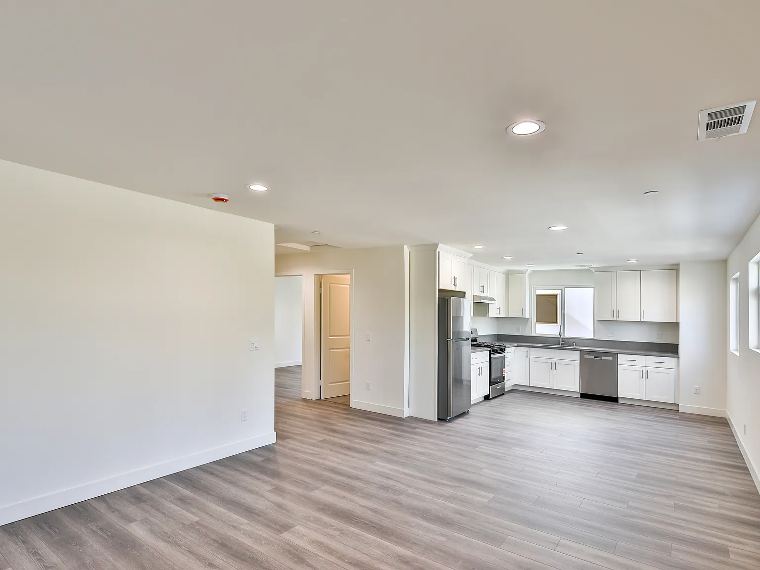 2 bed, 1145 sqft, $3,500 — Photo 4