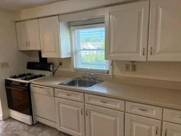 74 Cambridge Rd #1, Woburn, MA 01801