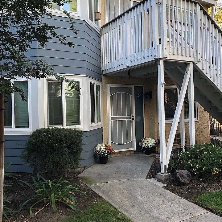 1st image of 12616 Lakeshore Dr