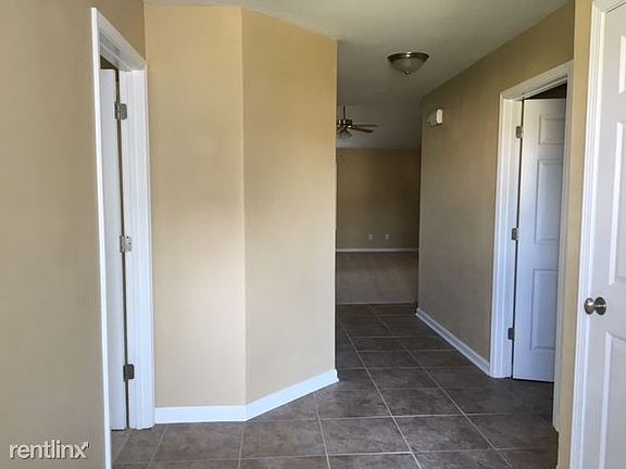 1155251_front.hallway