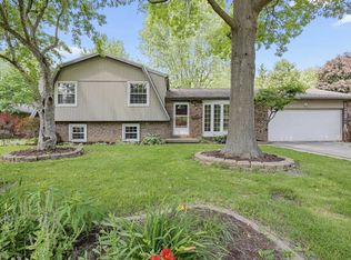 204 Ashmore Dr, Urbana, IL 61801