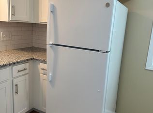 27 Collins St #D-5, Westfield, MA 01085