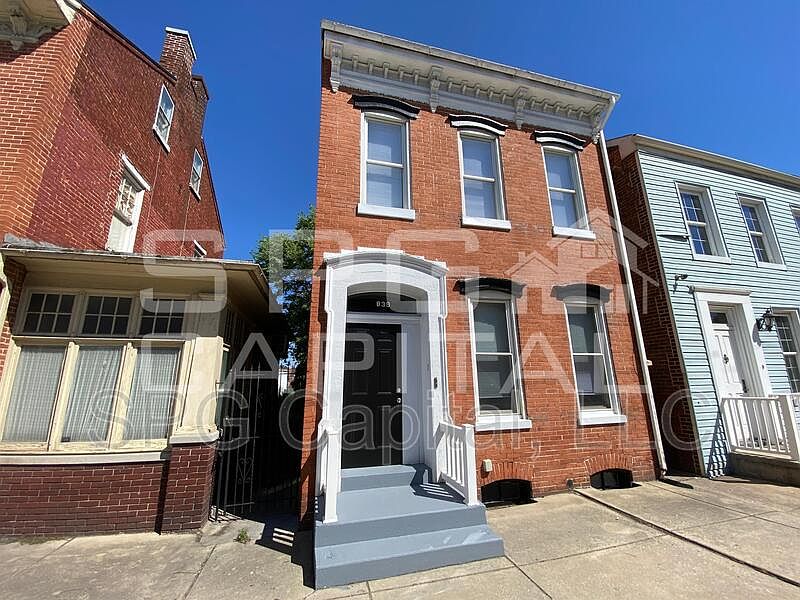1st image of 839 E Market St