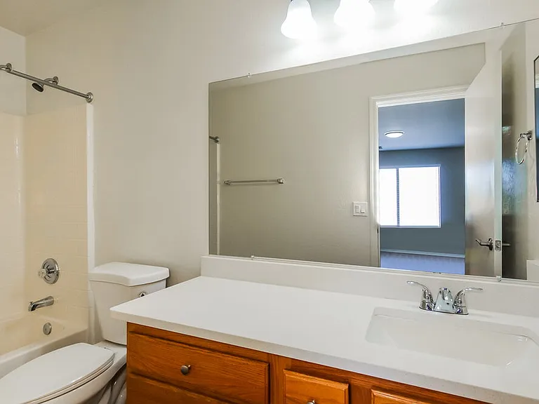 9313 S 35th Dr — Photo 15