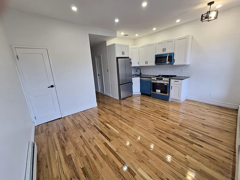 640 Saint Marks Ave #3 — Photo 5