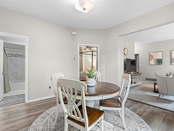 5th image of 2632 2nd Ave S #1