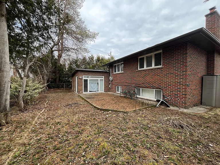 5 Southdale Dr — Photo 32
