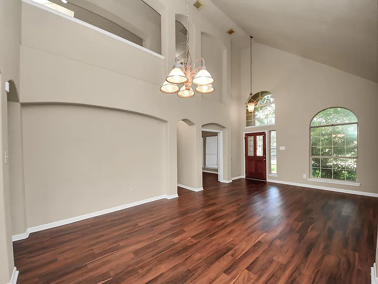 530 Majestic Ridge Dr — Photo 4