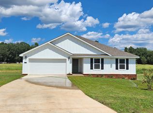 141 Mulberry Dr, Lucedale, MS 39452