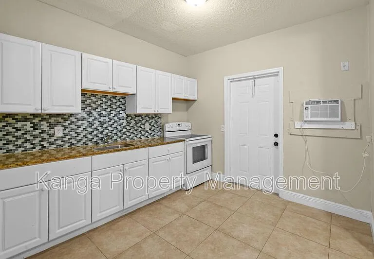 3721 Henry Ave #B — Photo 6
