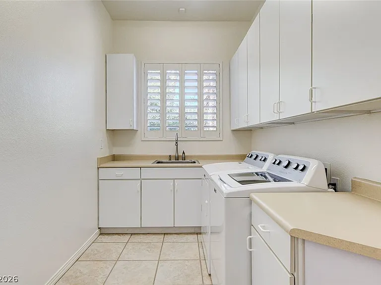 536 Pima Canyon Ct — Photo 32