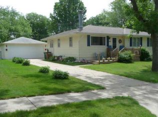 1016 Skylane Dr, Norwalk, IA 50211