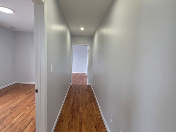 3rd image of 33 Union Ln Floor 2