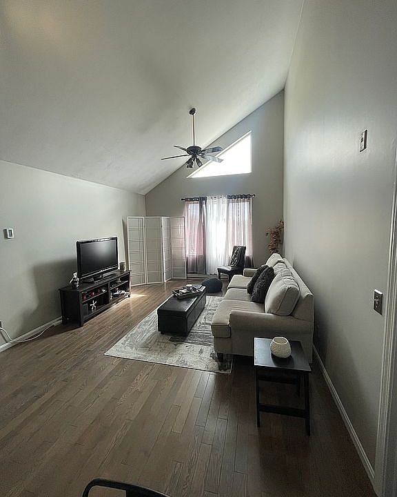 1st image of 200 Woodlawn Ave APT 302