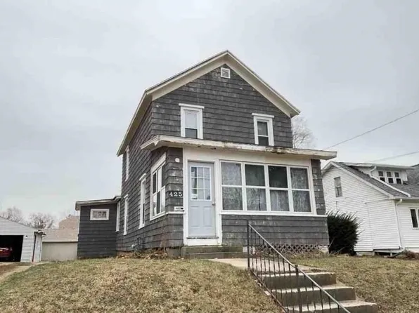 425 W American St, Freeport, IL 61032