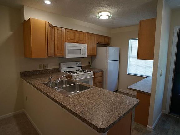 2nd image of 1181 Mission Cir