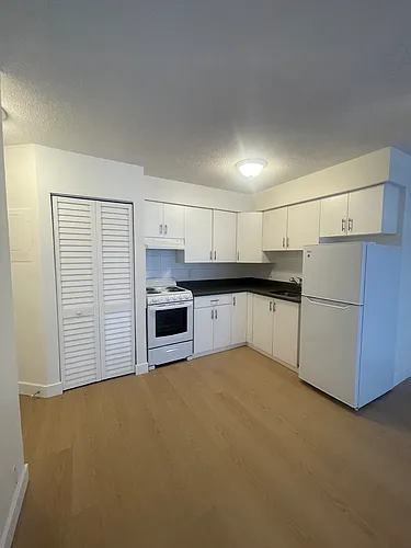 2228 Franklin St Photo 1