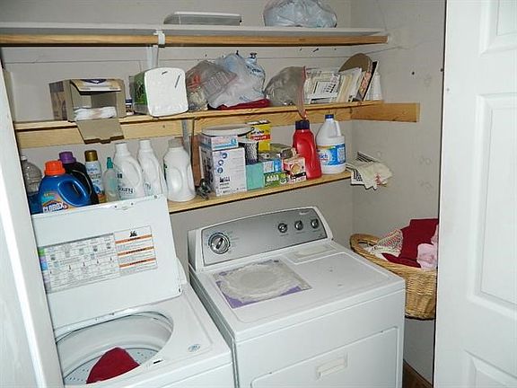4th image of 217 E 5th St