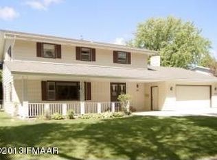 2408 Willow Rd N, Fargo, ND 58102