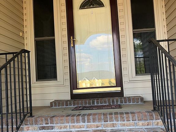3rd image of 205 Lake Oliver Dr