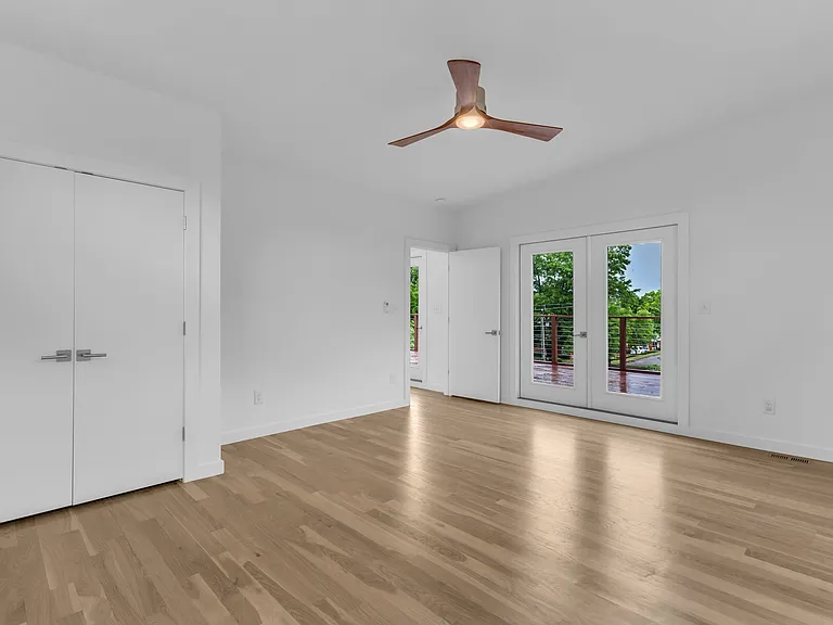 3rd floor bedroom (#4)
