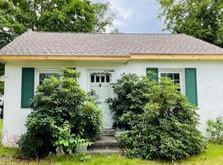 2323 Lakeside Dr, Williamstown, NJ 08094