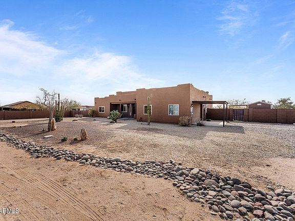 4th image of 21335 W CAVALRY Drive