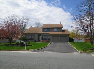 4 Annandale Rd, Commack, NY 11725