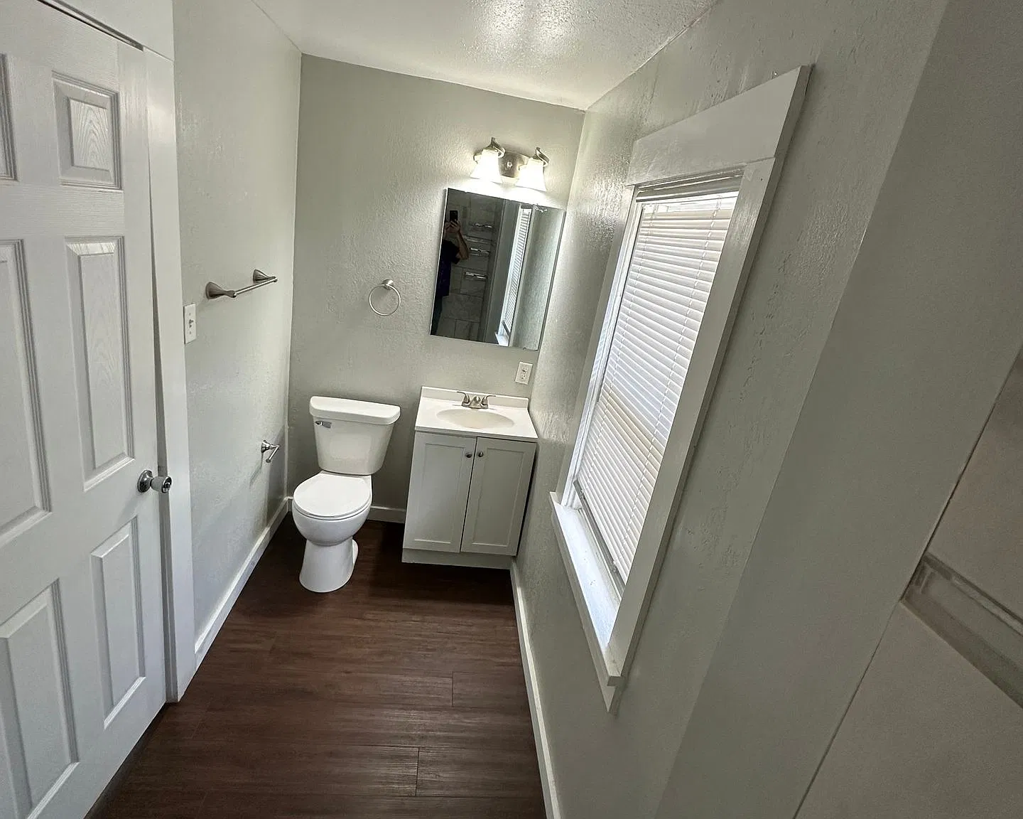 3 Bedroom 1 Bathroom Apartment — Photo 1