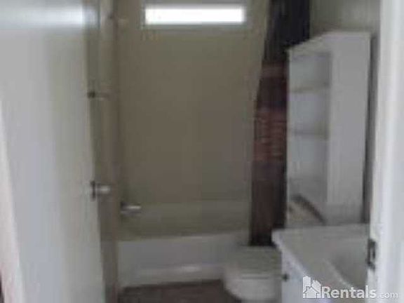 5th image of 103 Algonquin Trl