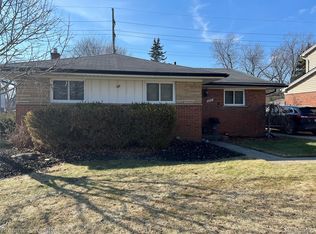 8957 Crown St, Livonia, MI