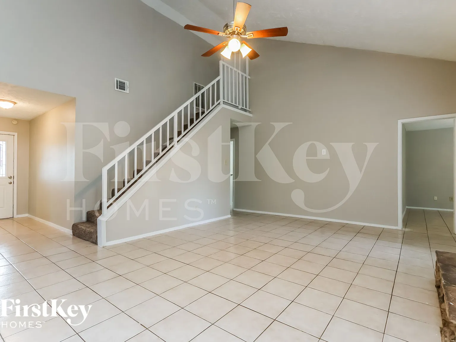 4 bed, 2.0 bath, 1906 sqft, $2,055 — Photo 3
