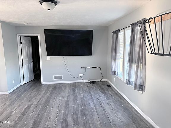 5th image of 5475 Nicholas Ave