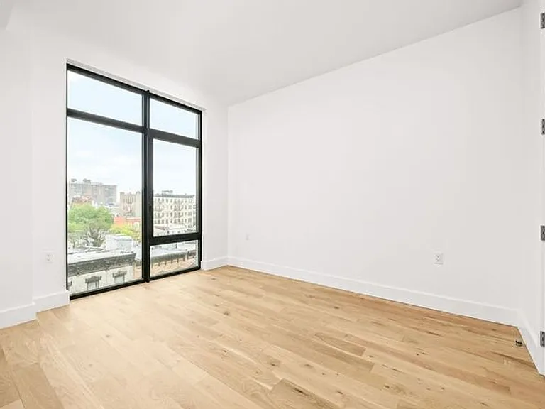 597 Grand St #915 — Photo 6