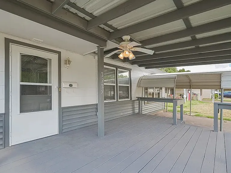 2325 Mustang St — Photo 2