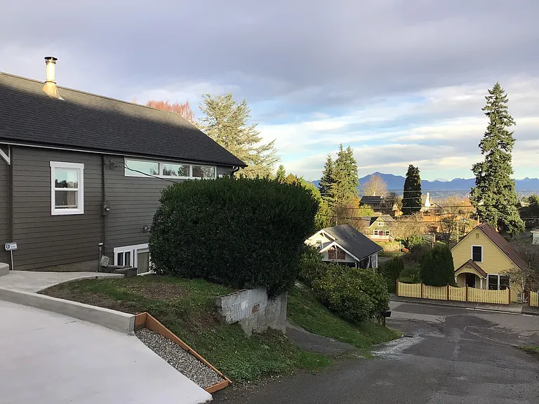 3928 Friday Ave — Photo 3